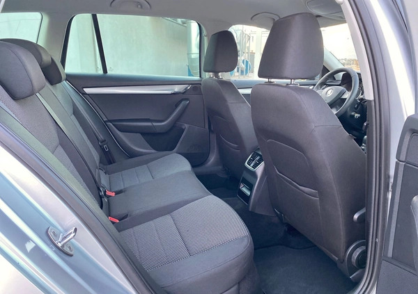 Skoda Octavia cena 39900 przebieg: 232000, rok produkcji 2014 z Pisz małe 172